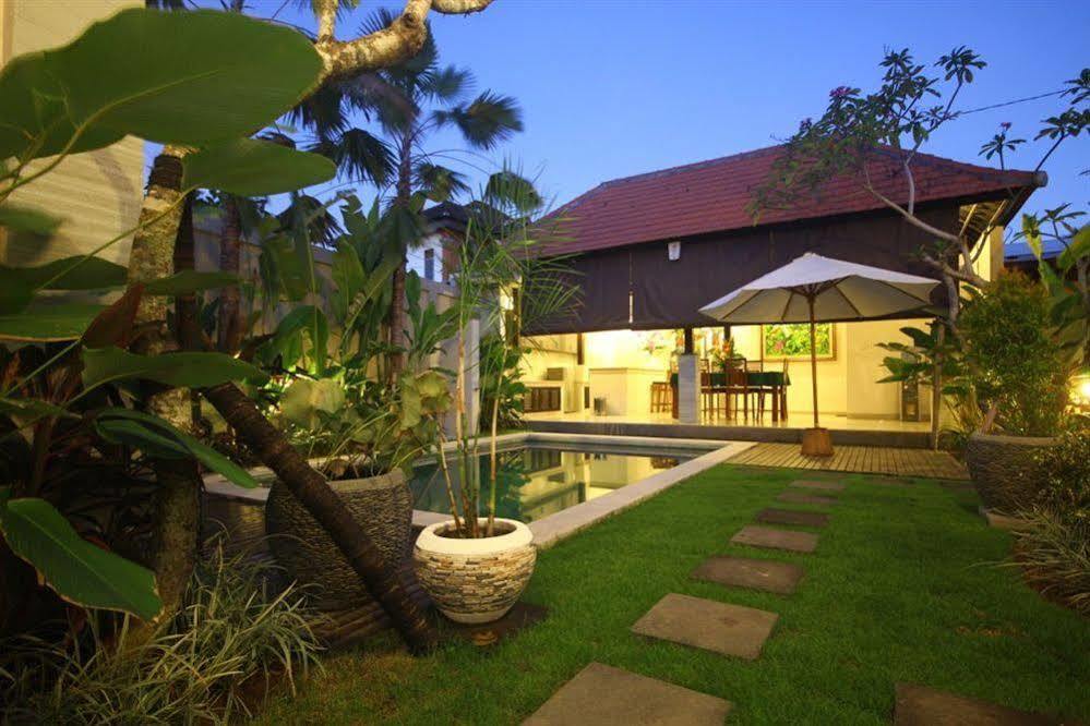 Kubal Villa Seminyak Esterno foto